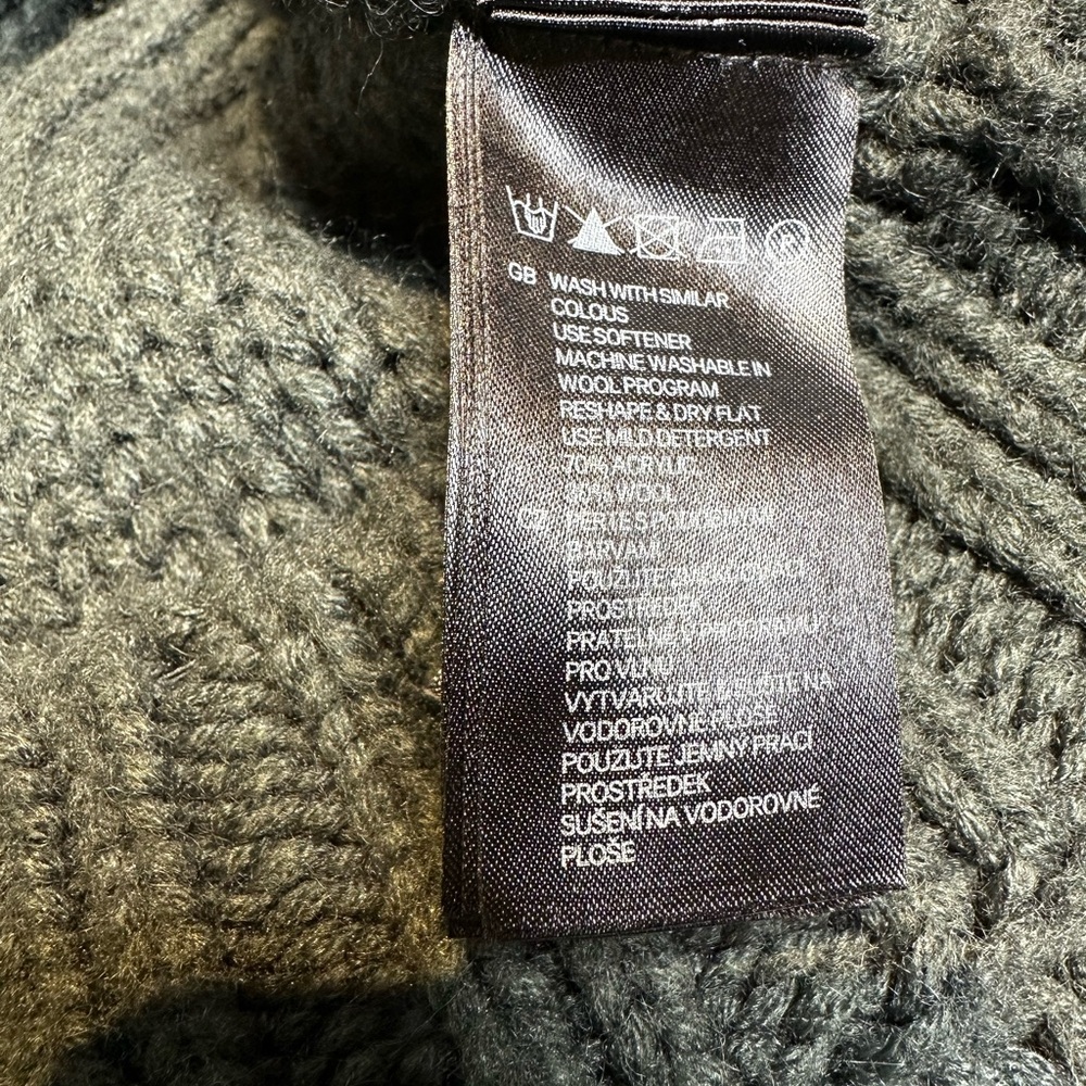 H&M Men's Shawl Collar Cable Knit Cardigan - Picture 7 of 7